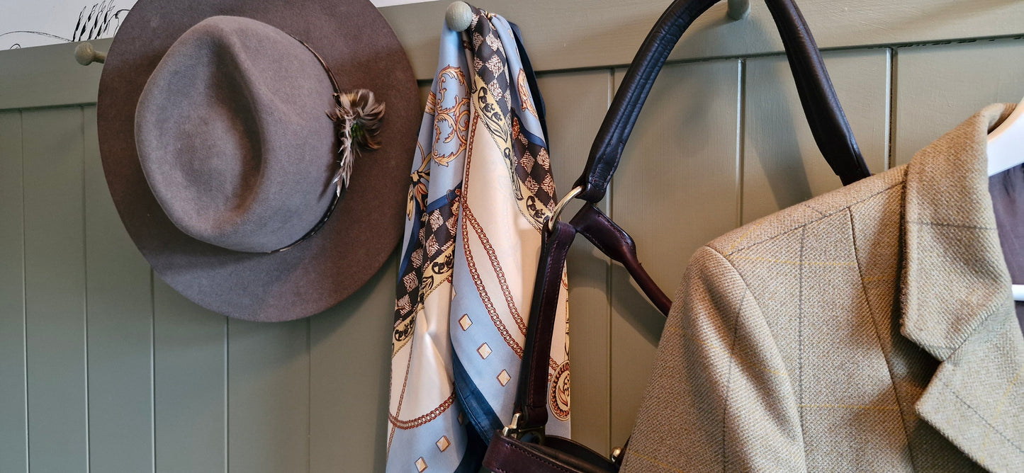 The Sandown Neck Scarf