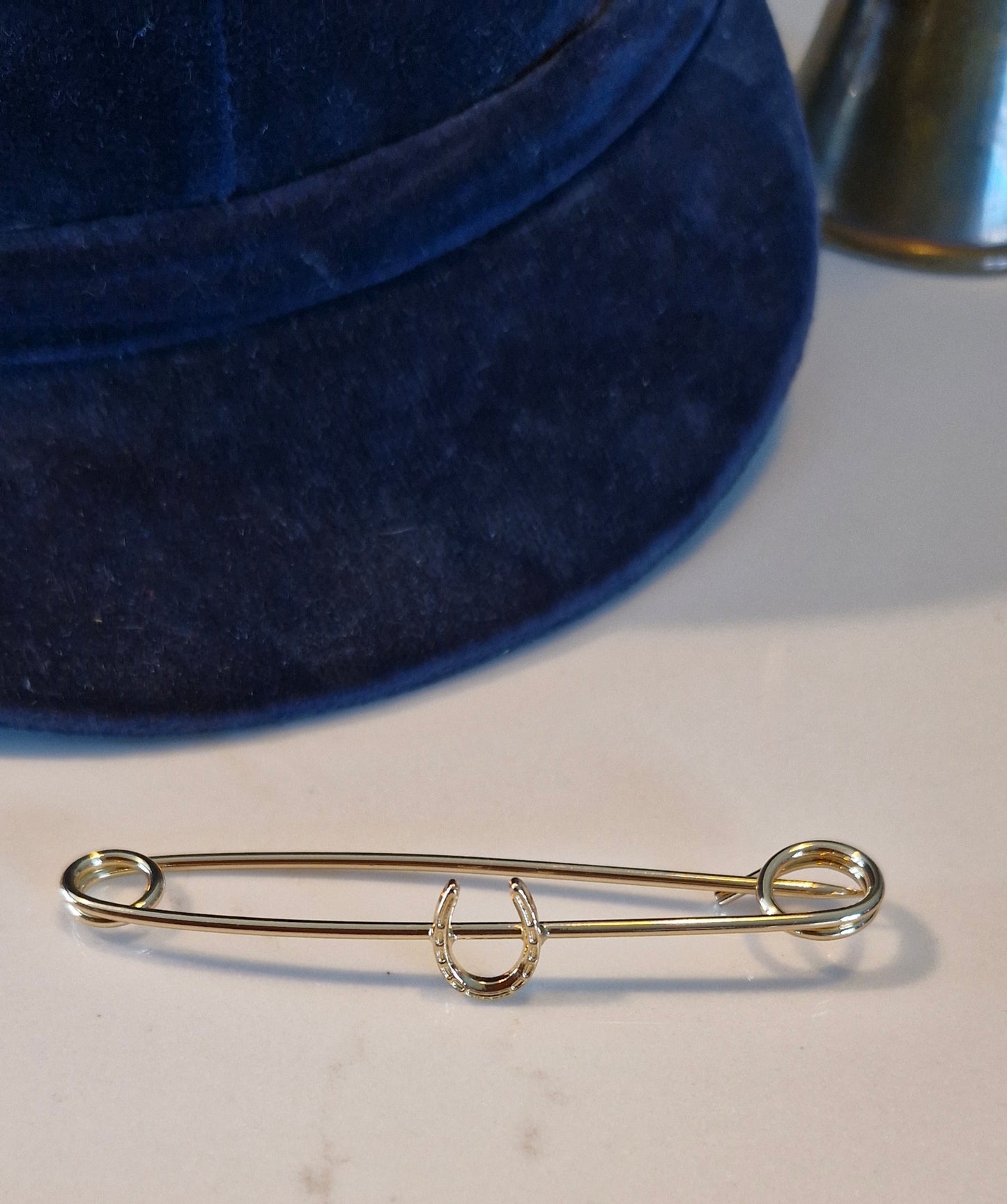 Horseshoe Stock Pin Gold