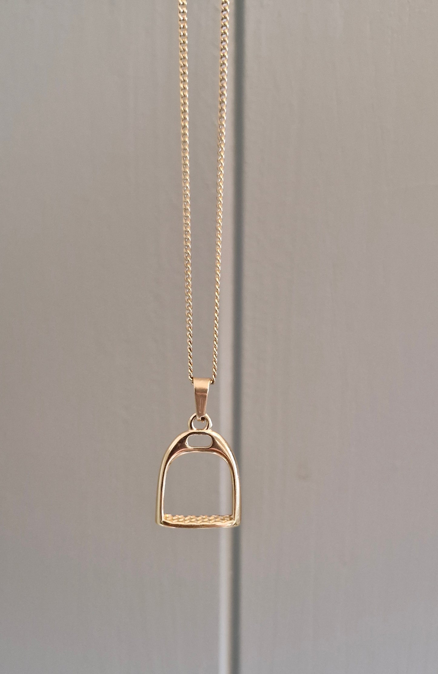 Chantilly Stirrup Necklace Gold