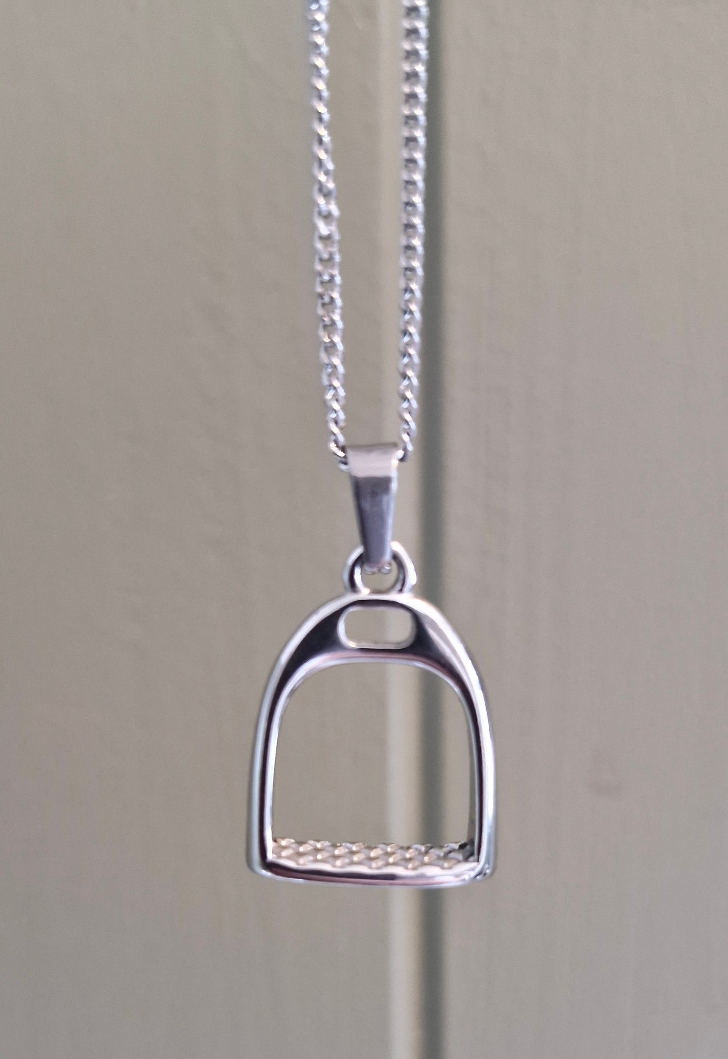 Chantilly Stirrup Necklace Silver