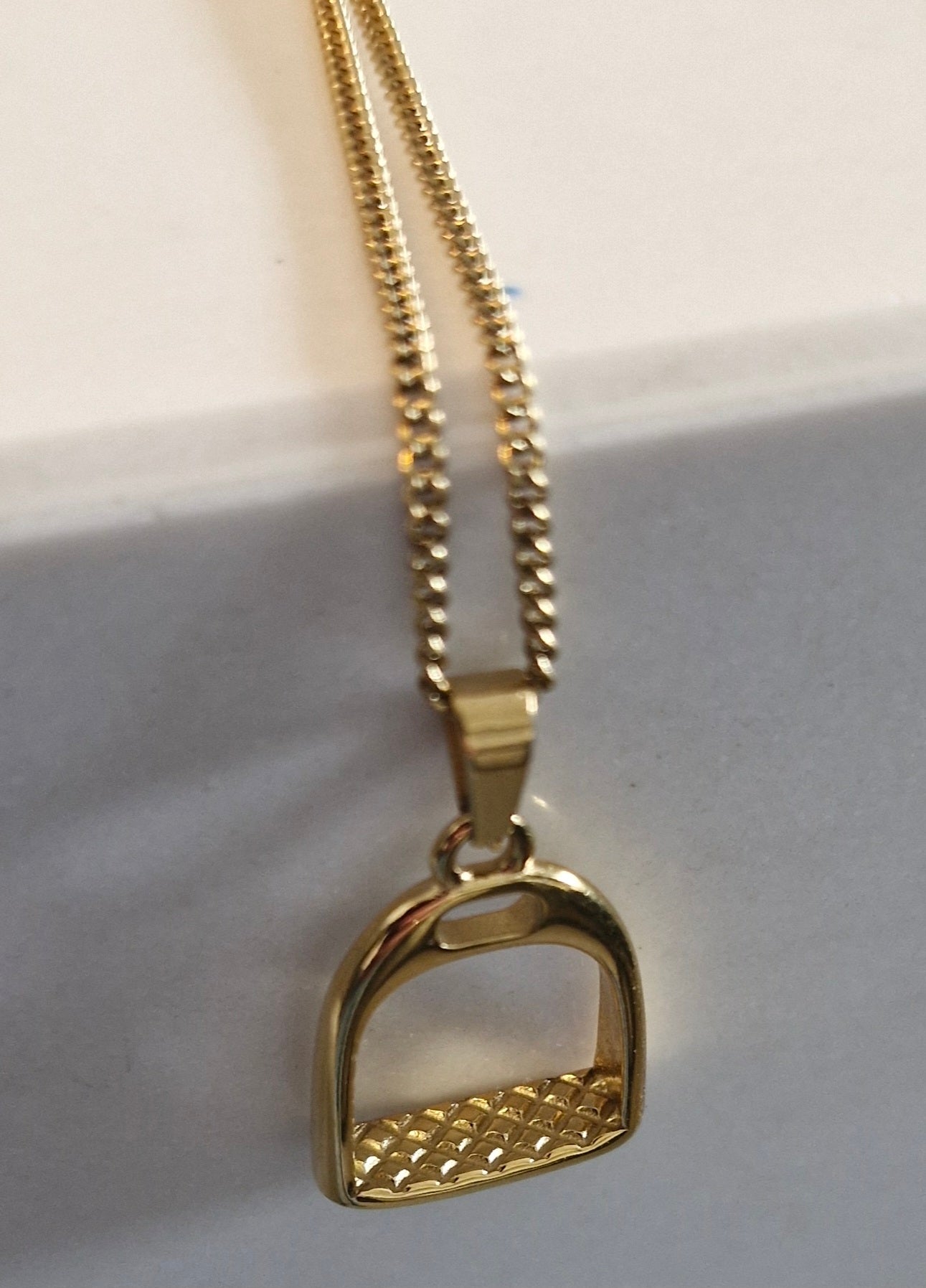 Chantilly Stirrup Necklace Gold