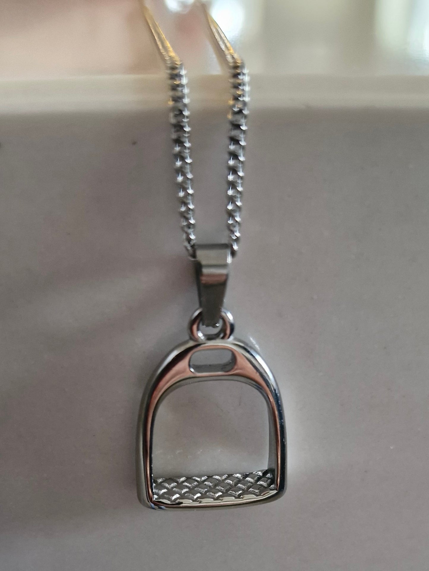 Chantilly Stirrup Necklace Silver