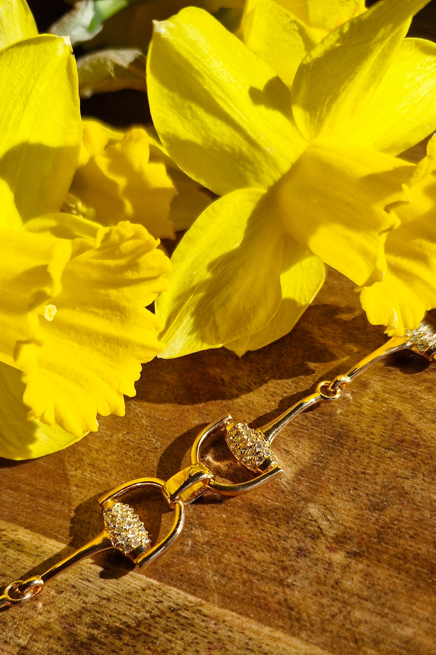 Medium Pavé Gold Snaffle Bracelet